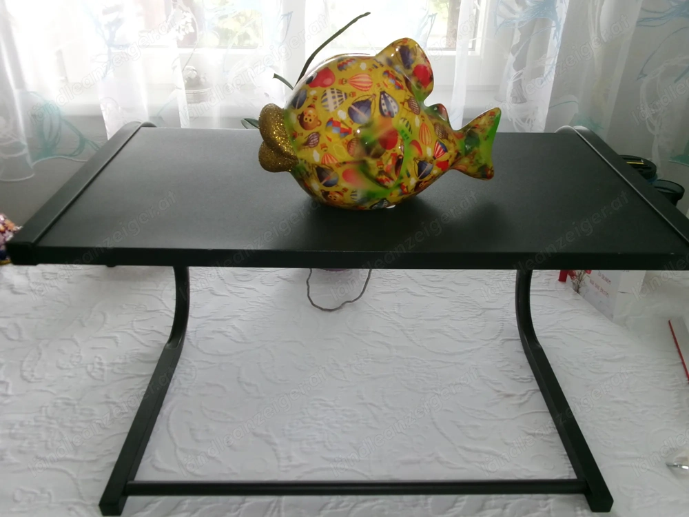 Multifunktionales Regal