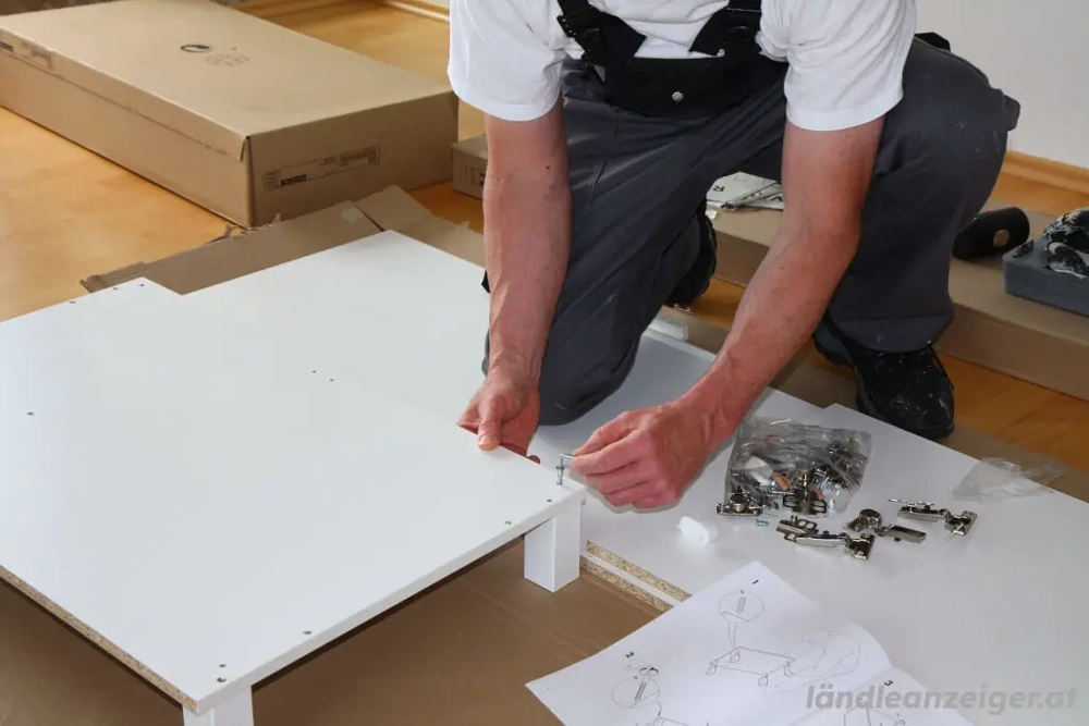 Möbel Montage, zerlegen aufbauen 