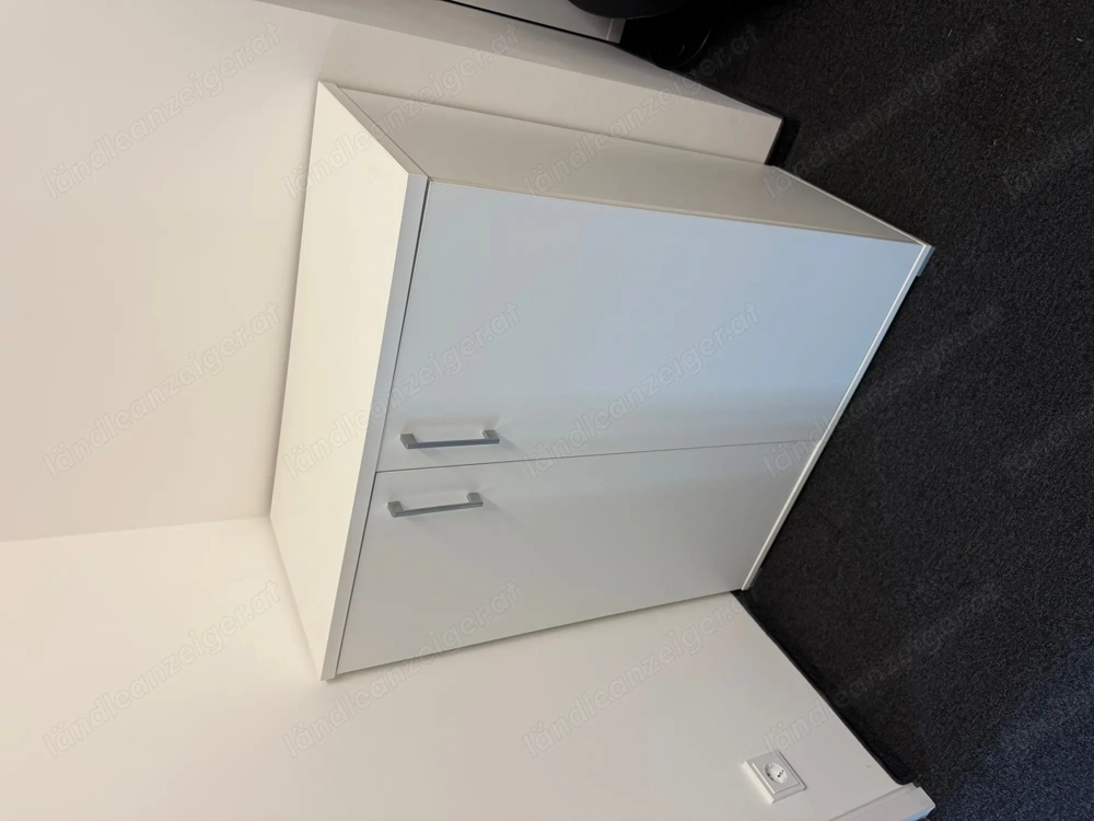 Schrank mit 2 Fächer