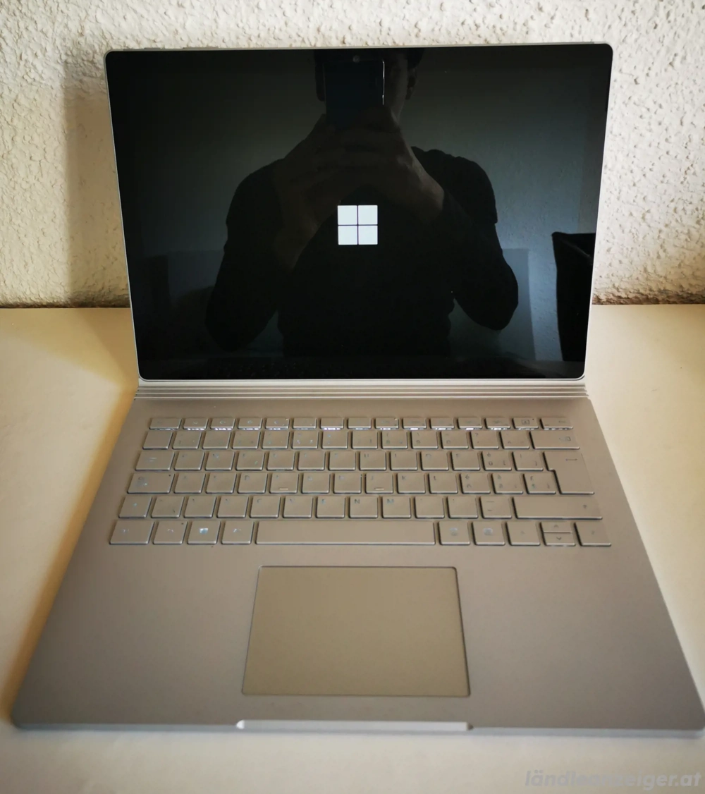 Surfacebook 3 , gut erhalten inklusive Original Docking Station 