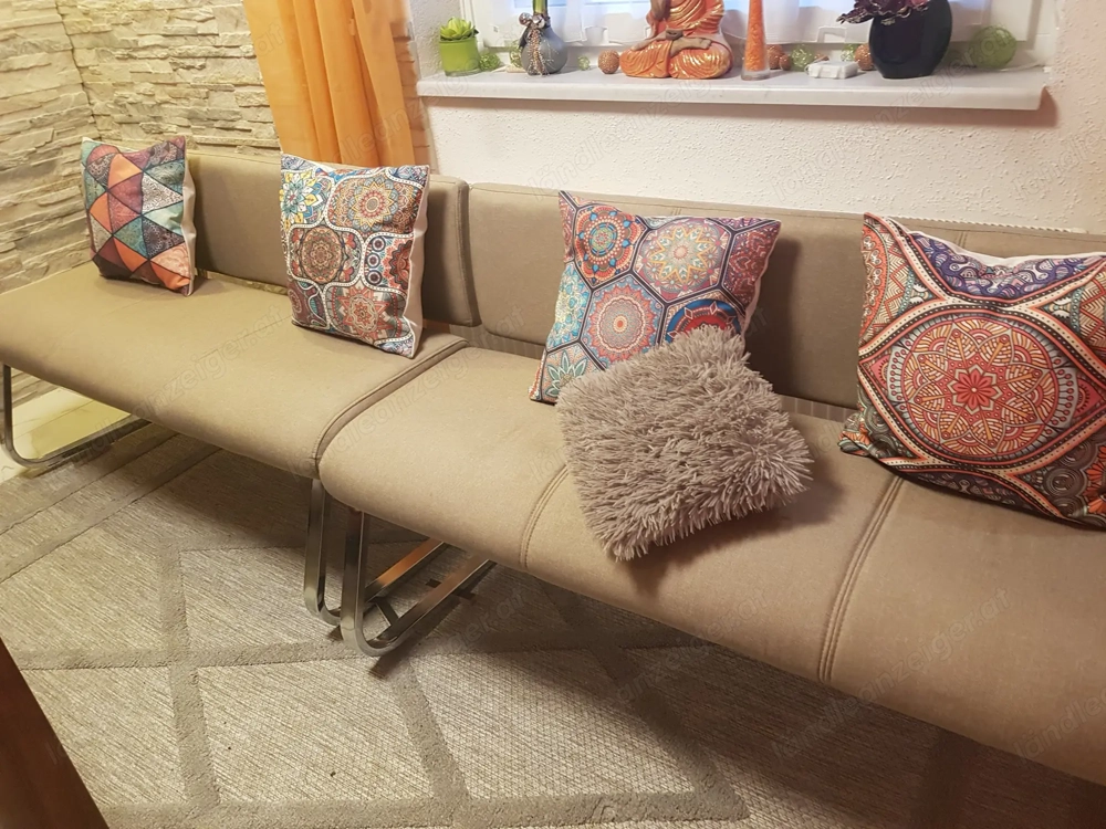 Bänke mit Stoffüberzug - neuwertig