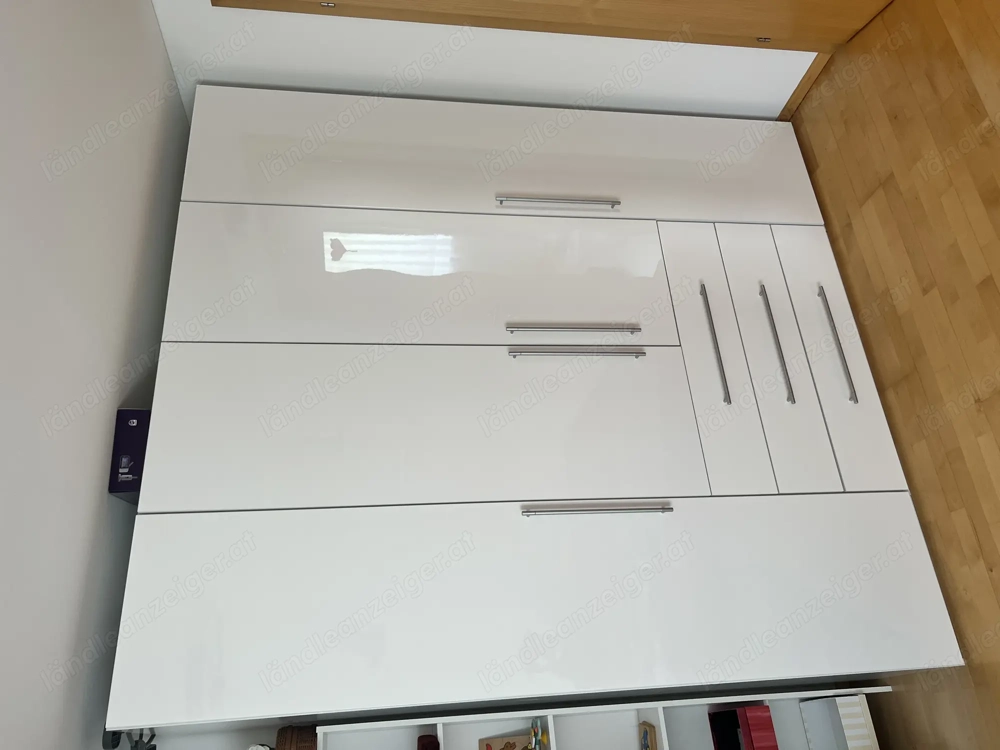 Drehtürenschrank neu weiß Hochglanz 