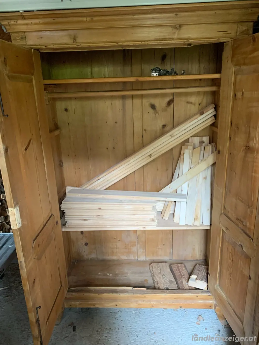 Wunderschöner alter Massivholz-Kasten (Original-Antiquität) zu verkaufen