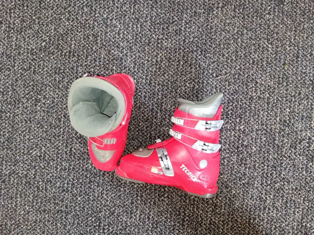 Kinderskiskuhe Größe 33