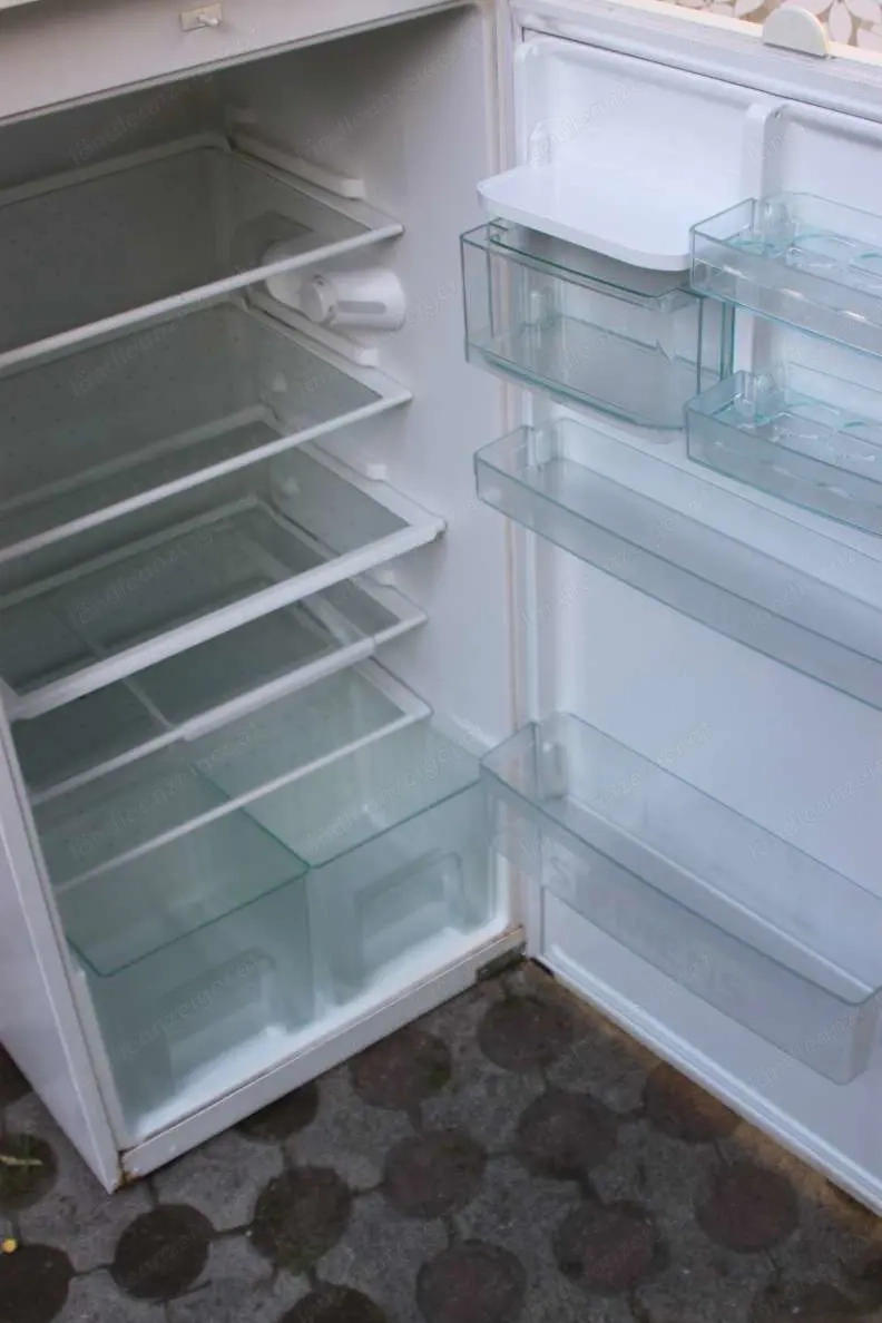 Siemens Kühlschrank mit Gefrierfach und Gemüselade