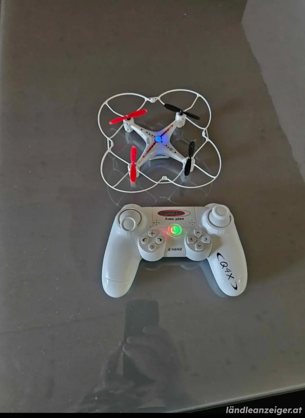 Drohne weiß   Funktioniert gut.