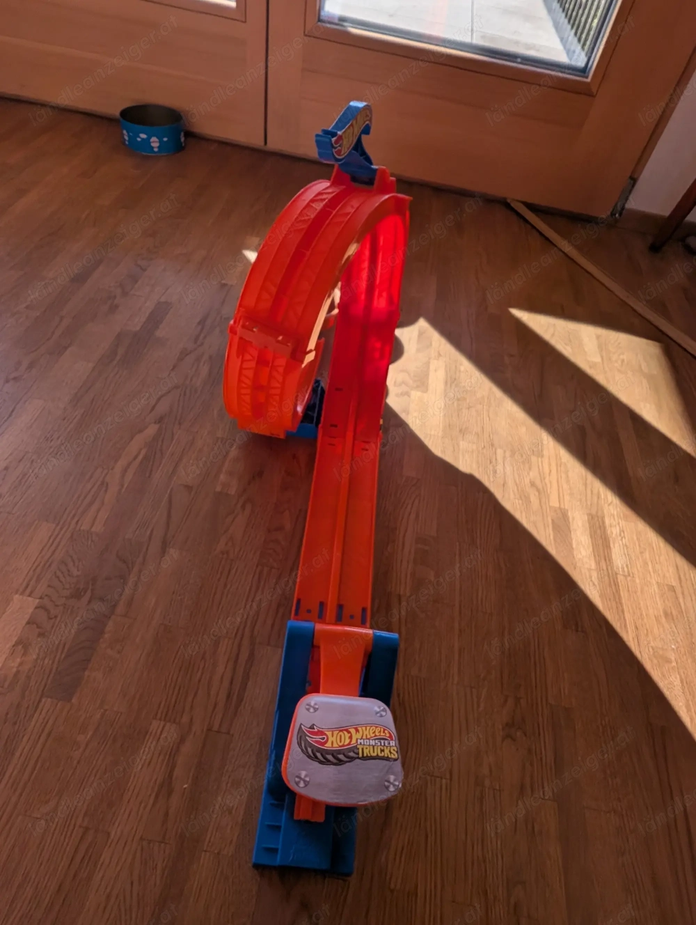 Hot Wheels Monster Trucks Loop & Flip Trophy Challenge-Spielset
