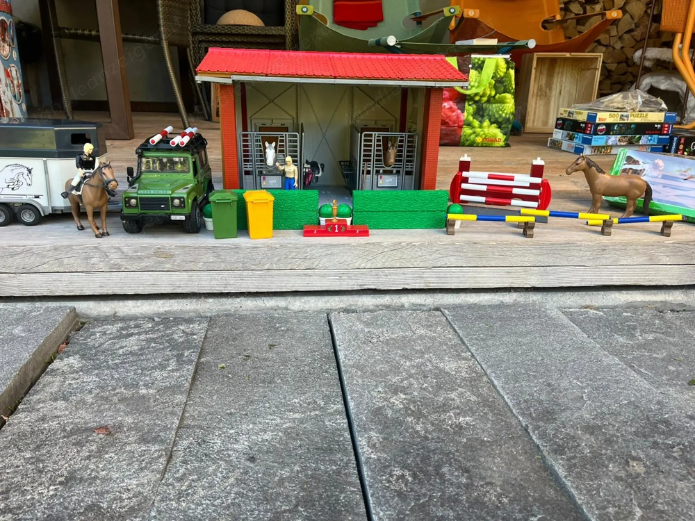 Bruder - Stall und Pferde (Reitturnier)