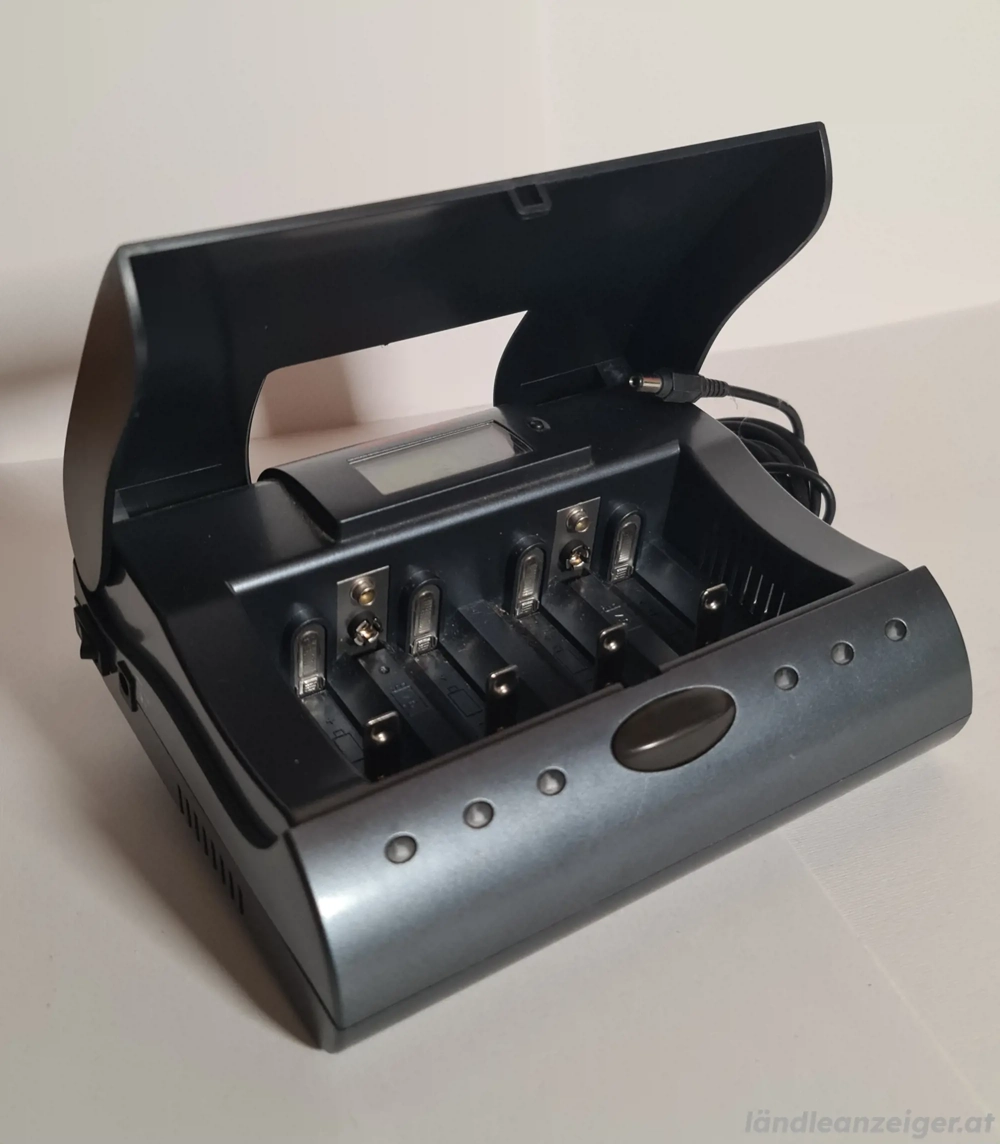 Ladegerät für diverse Akku Batterien