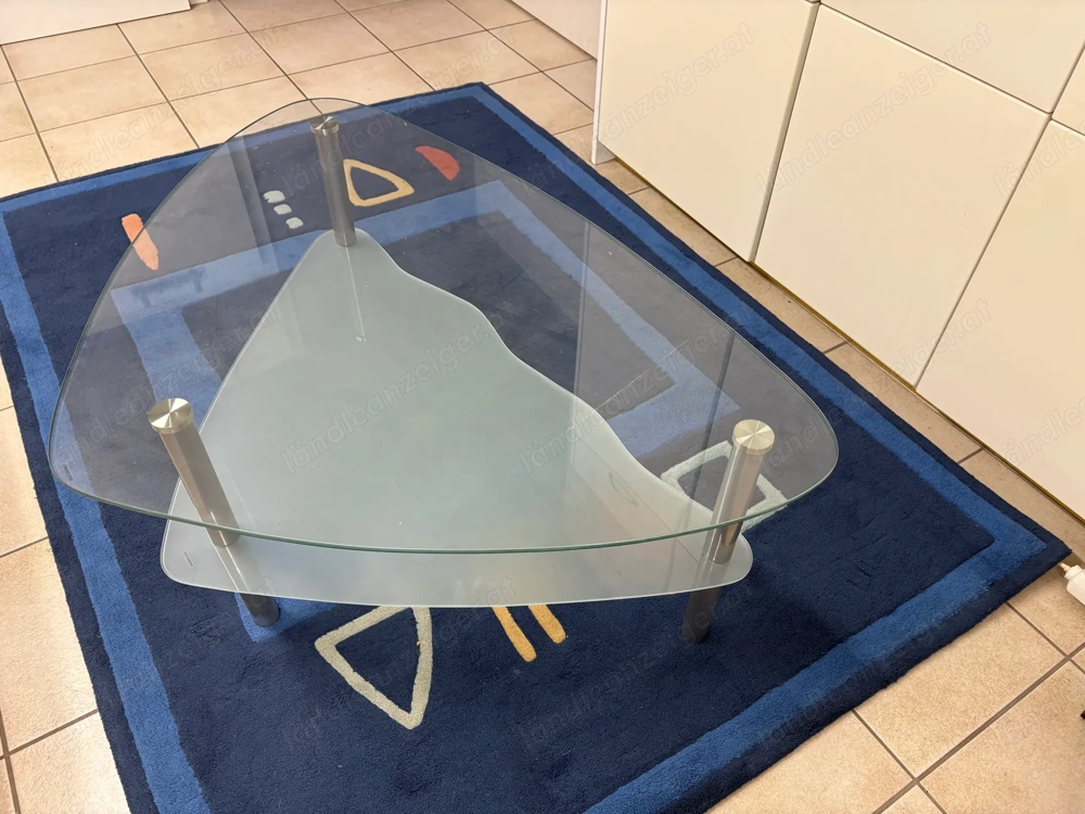 Wohnzimmer - Couch-Tisch