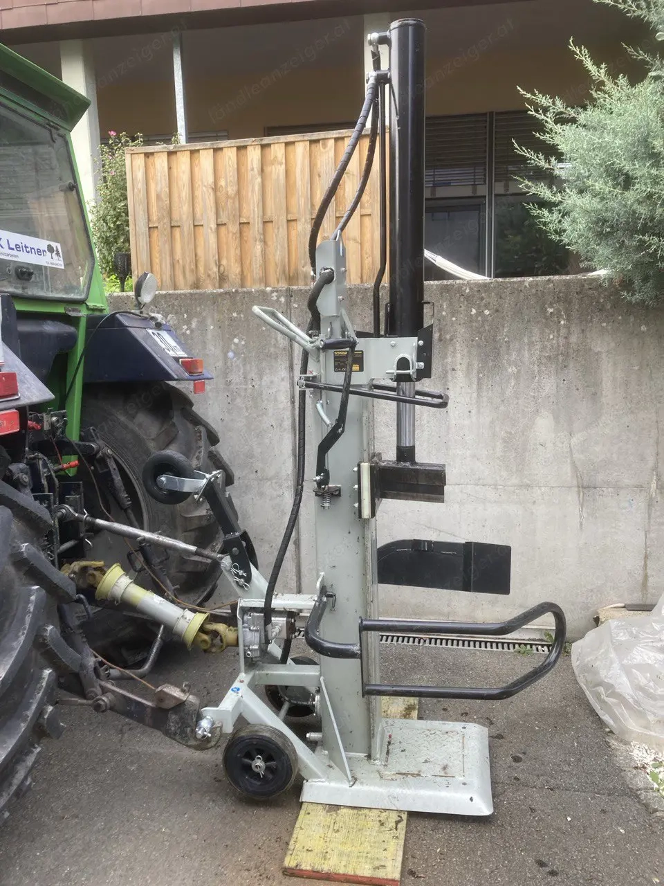 Holzspalter mit Zapfwelle