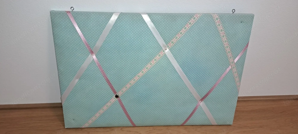 Pinnwand mit Stoffüberzug