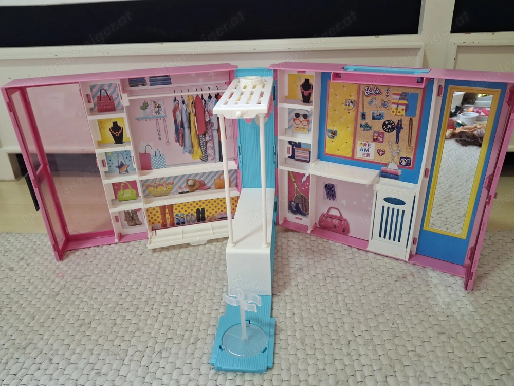 Barbie mit Kleidungsladen   gebraucht, sehr guter Zustand