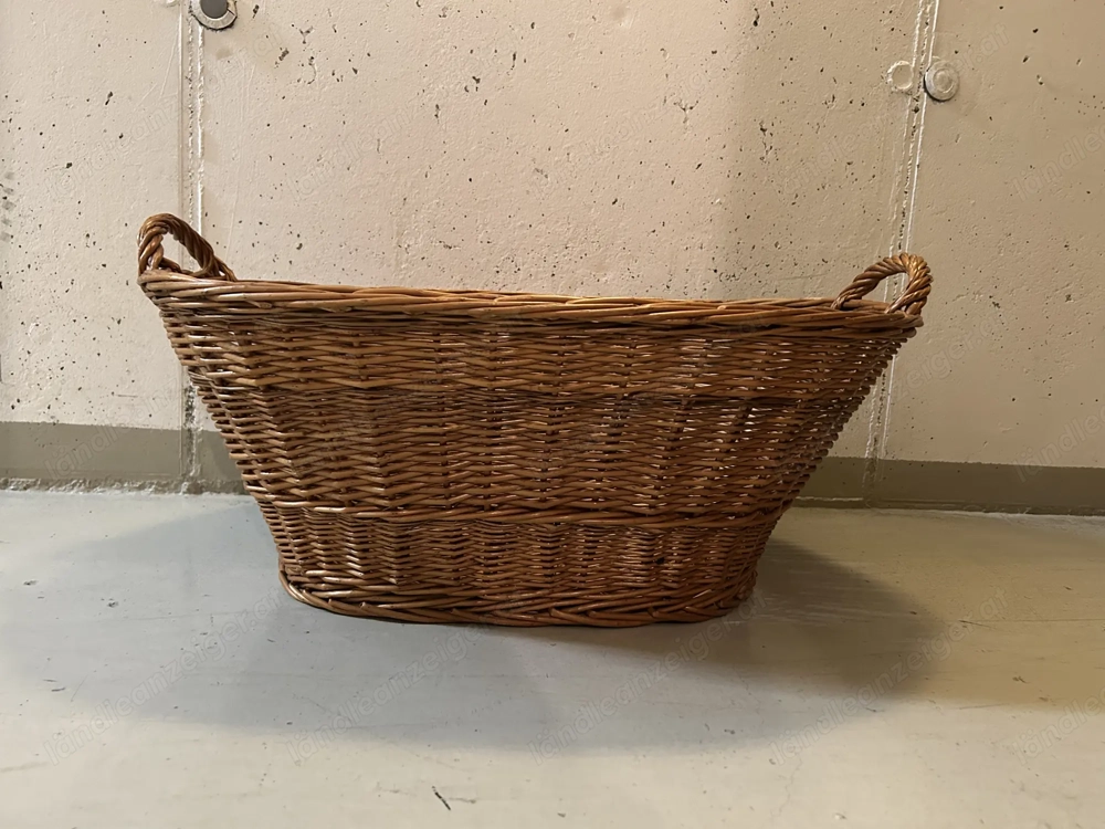Korb geflochten, groß