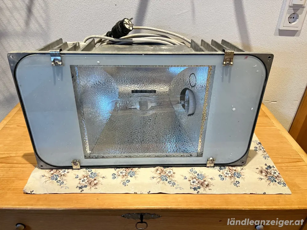 Zumtobel Staff Industrie-Strahler 400 W HQI 