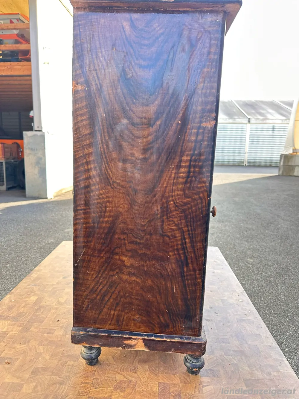 Antikes Nachtkästchen im Originalzustand   ideal zum Restaurieren