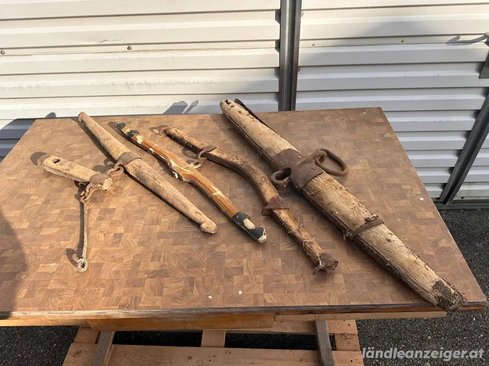 Alte Pferde- & Ochsengeschirrteile   bäuerliche Deko   Sammlerstücke
