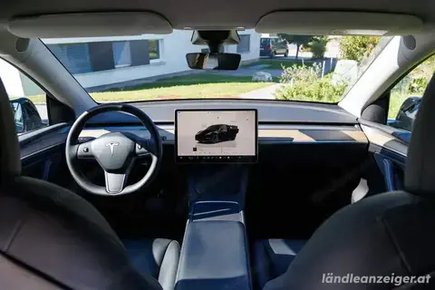 Tesla Model Y Long Range