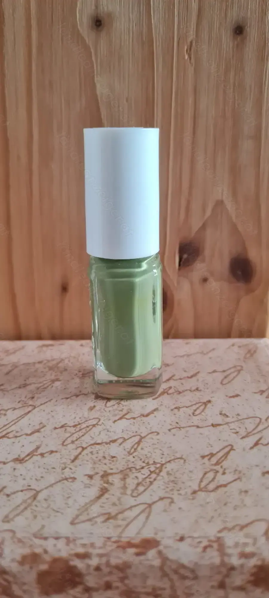 Essie Nagellack (win me over)