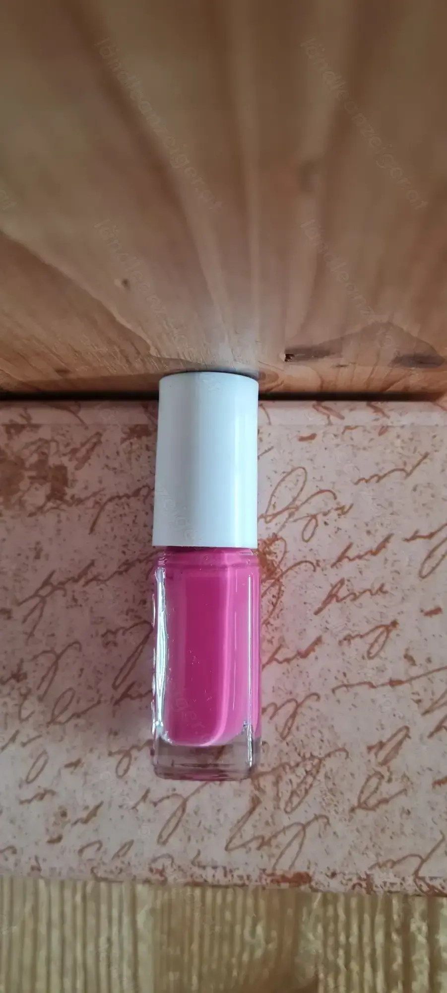 Essie Nagellack (pencil me in)