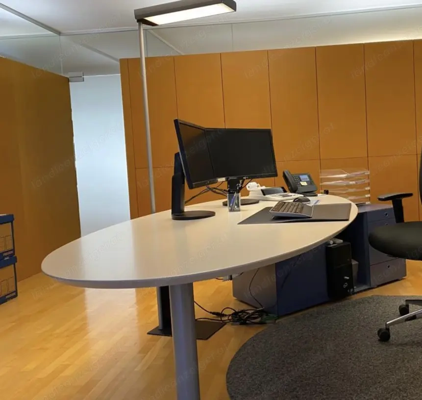 Schreibtisch gegen Abholung