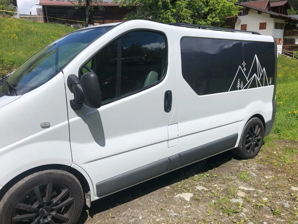 Renault Trafic vollausgebaut für Camping-Abenteuer