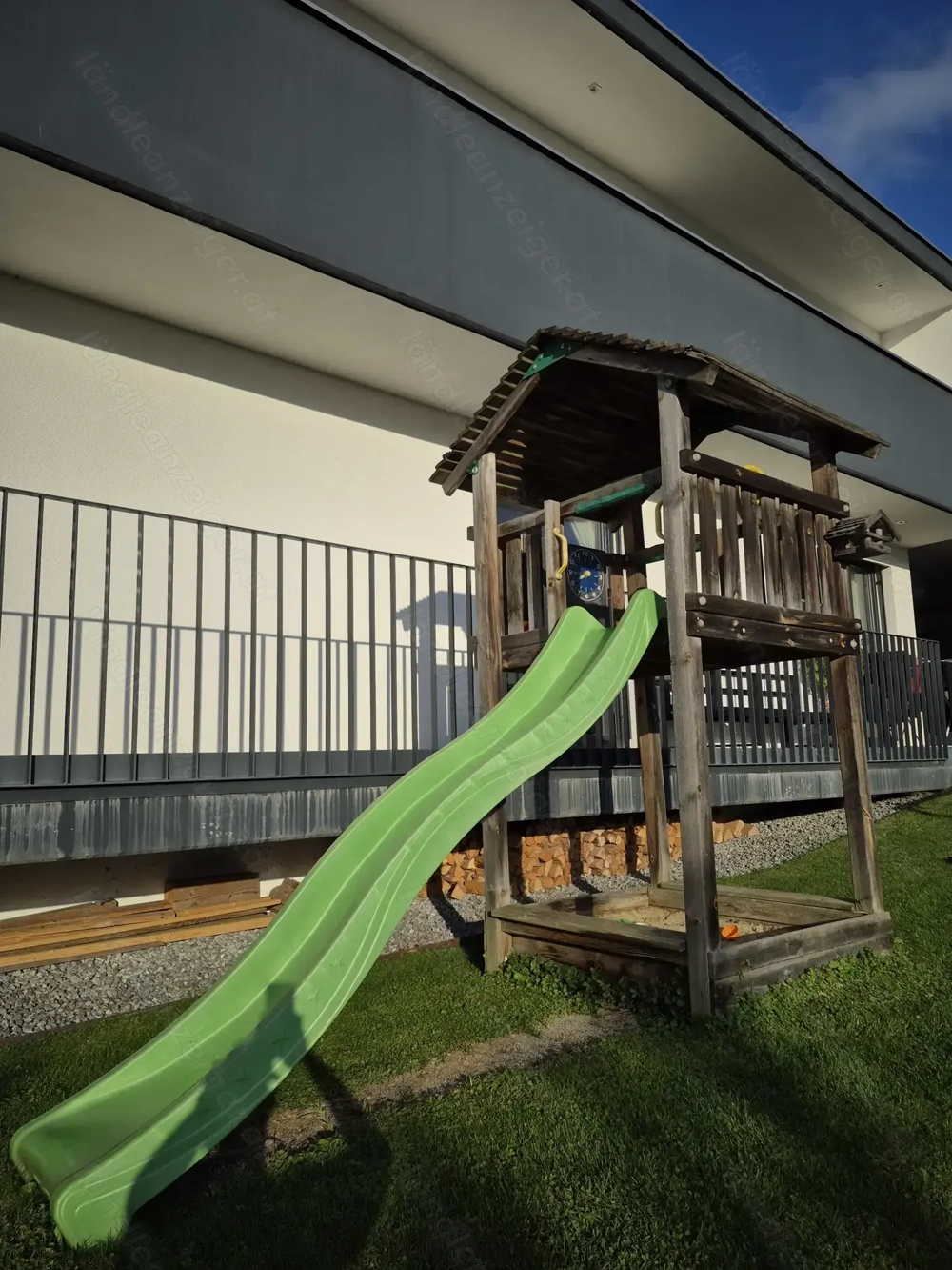 Spielturm mit Rutsche & Sandkasten   Marke Jungle Gym
