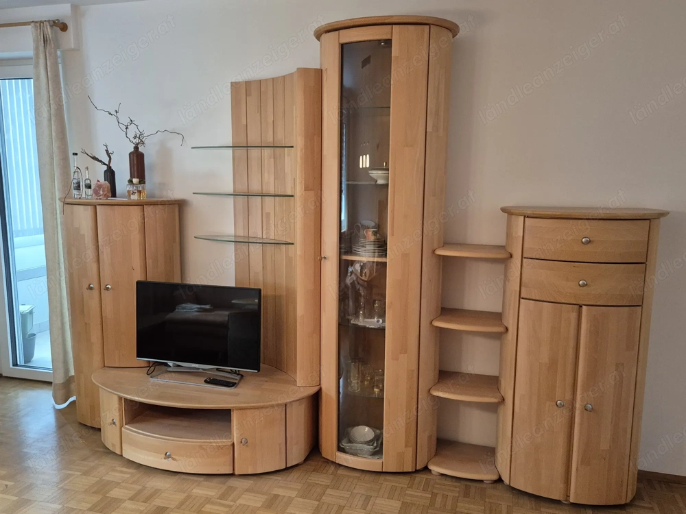 Wohnwand, Sideboard, höhenverstellbarer Couchtisch, Couch