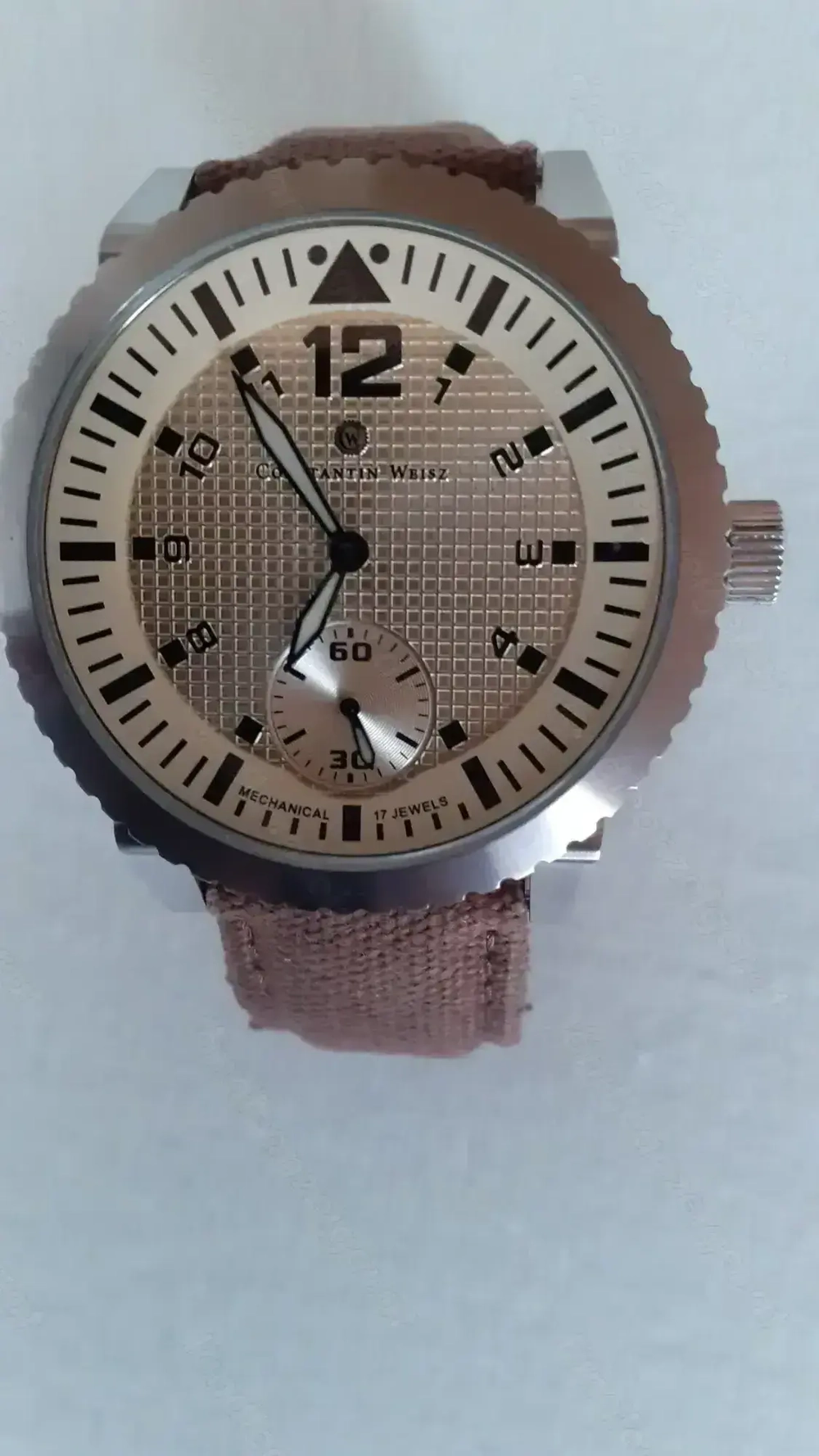 Neuwertige Armbanduhr der Marke CONSTATIN WEISZ, Handaufzug