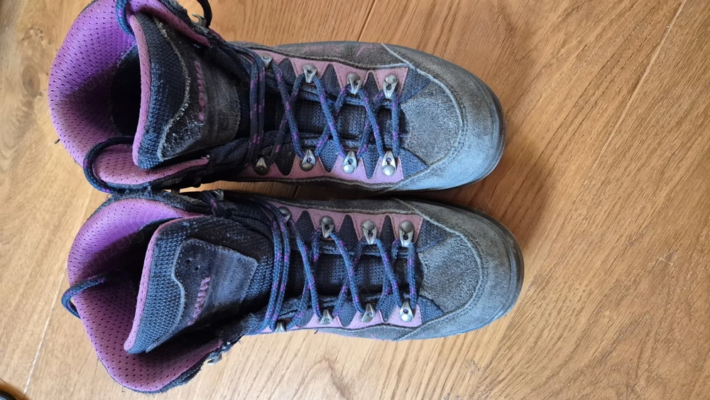 LOWA Mädchen Wanderschuhe, Größe 39, guter Zustand