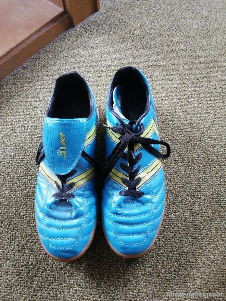 Hallenturnschuhe Gr 42