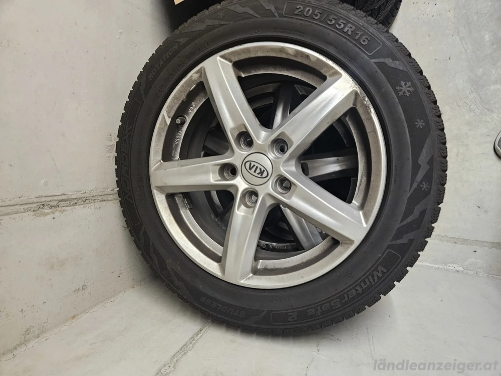Winterreifen + Felgen für Kia Ceed 