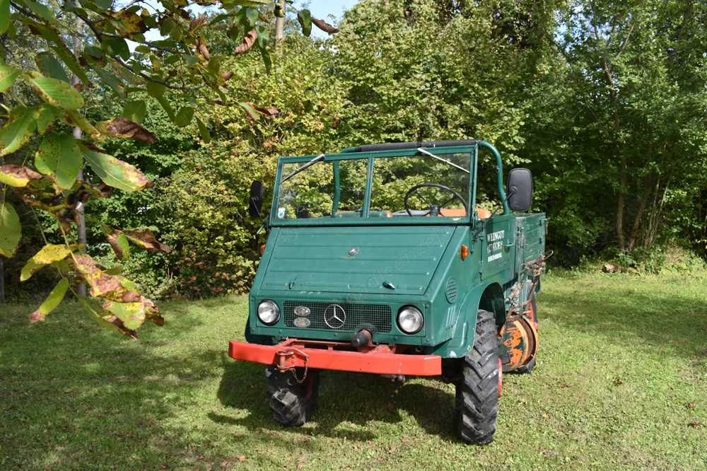 Mercedes Benz Unimog 411