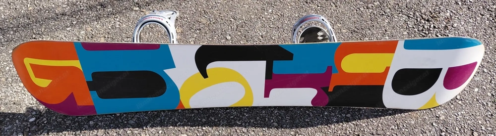 Snowboard mit Bindung