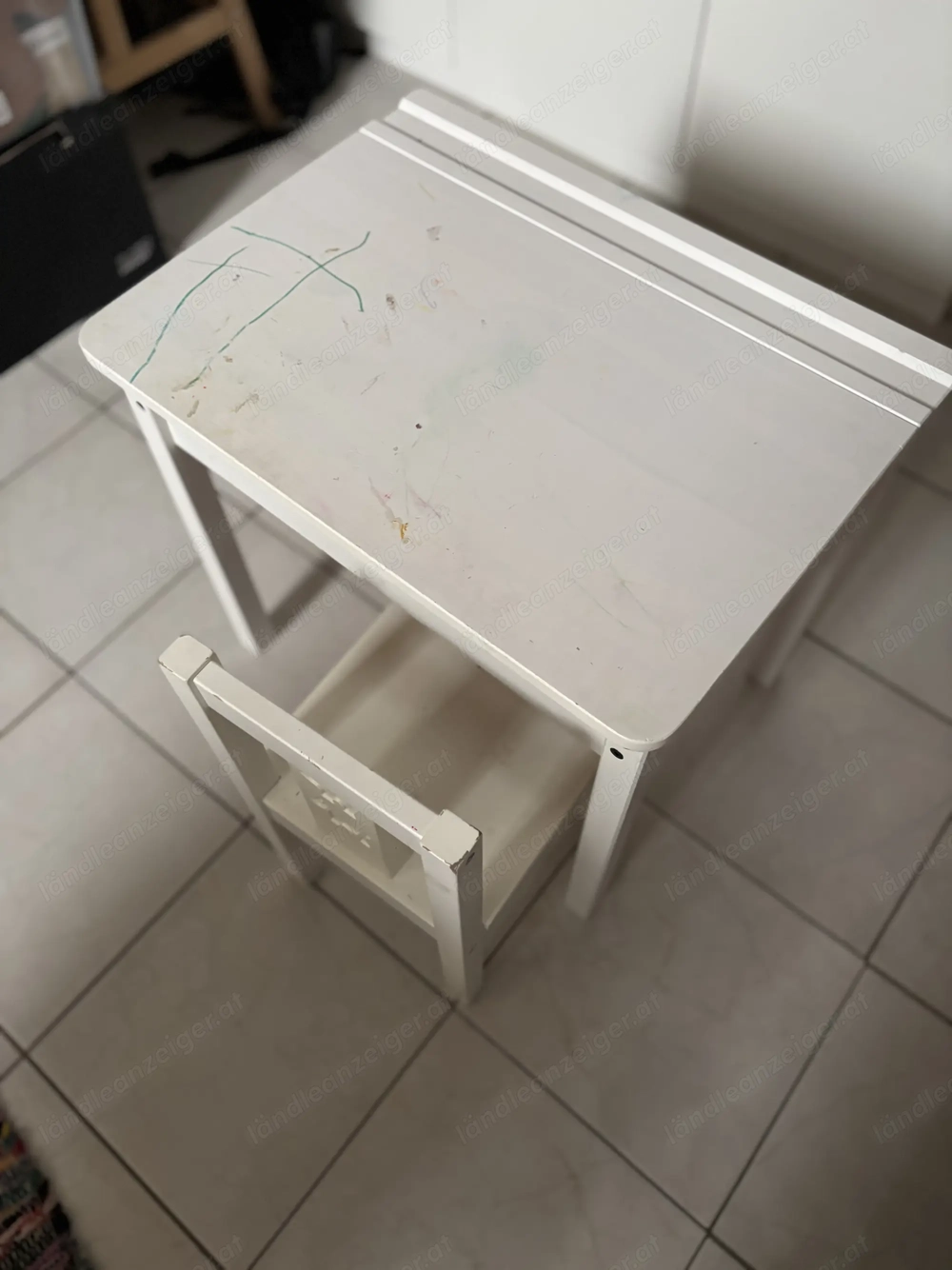 Holzschreibtisch für Kinder