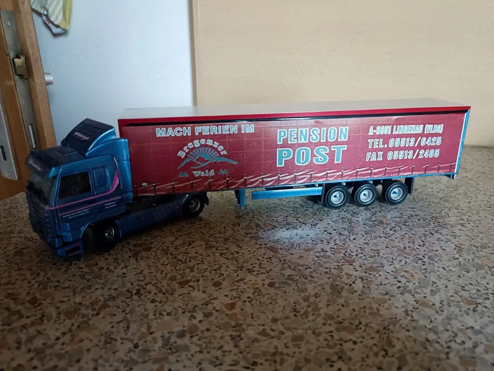 Scania 143 Modell mit Vögel Auflieger