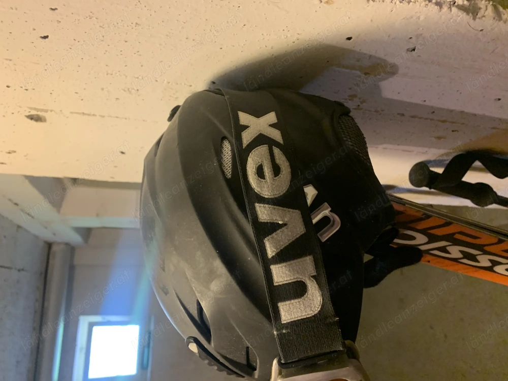 Ski + Stöcke + Helm + Skibrille