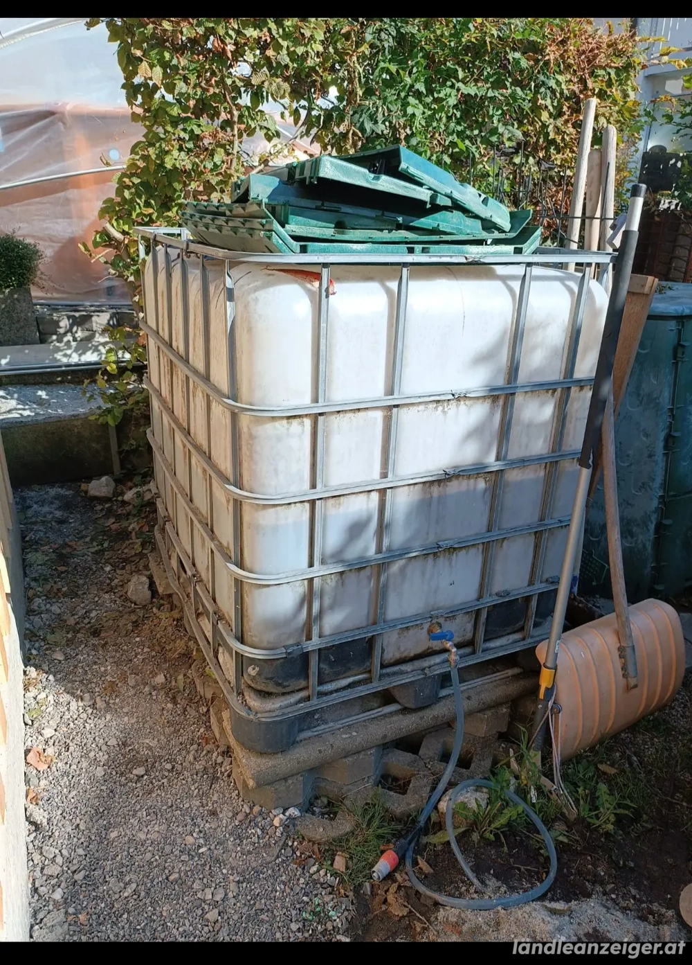 Ibc Tank mit Ablaufhahn 