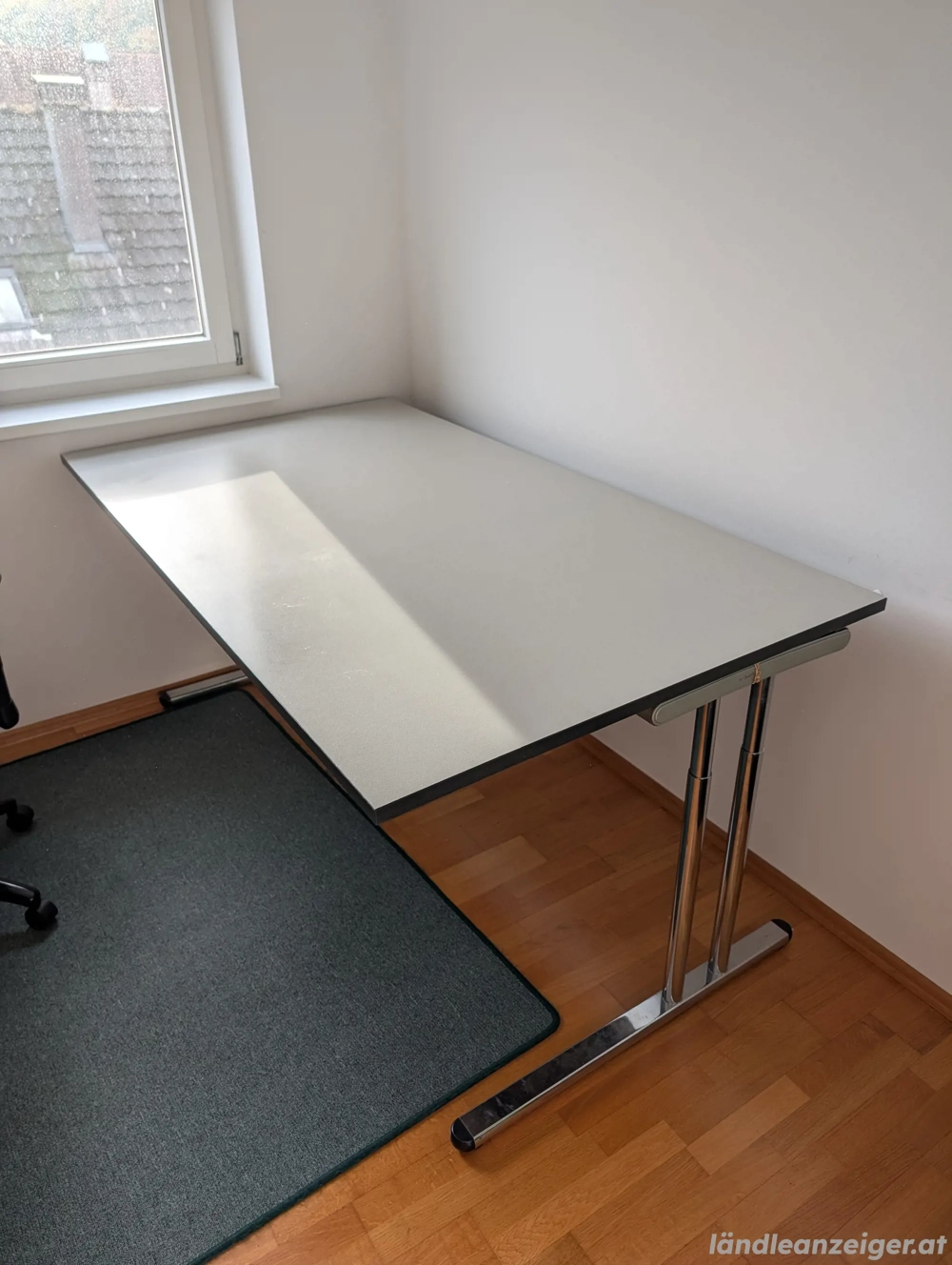 Schreibtisch 180x100 cm