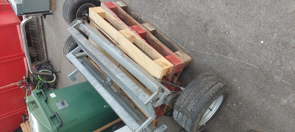 Verkaufe 2 Anhängerachsen Knott Achslast 1350 kg kommen von einem Verkaufsanhänger