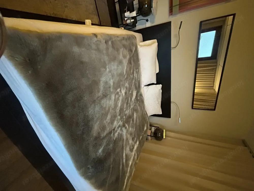 Bett mit Lattenrost und Matratzen, super Zustand