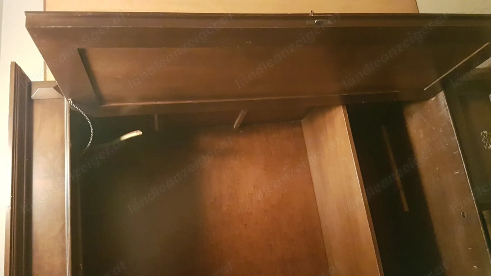 Garagenflohmarkt Teilhaushaltsauflösung diverse Schränke Kommoden je ca. 100 E