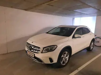 Mercedes-Benz GLA 180 SUV