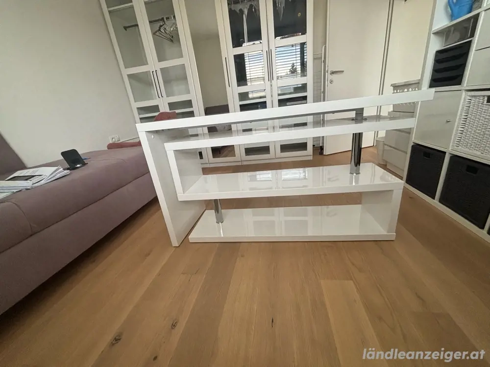 Flexibler Schreibtisch in Hochglanzweiss