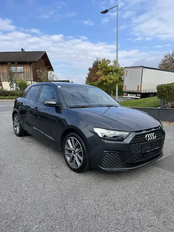 Audi A1 S-Line Automatik 30 TFSI