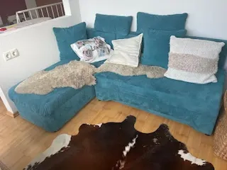 Gemütliche Couch in L-Form mit Stauraum & Schlaffunktion   türkis-blau   