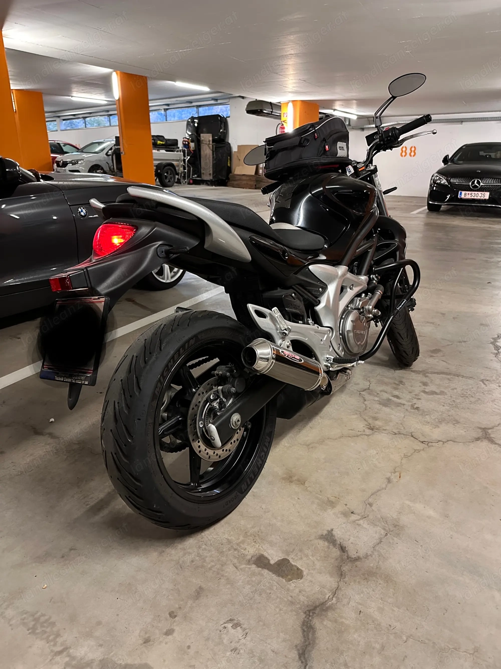 Suzuki SFV 650 Gladius