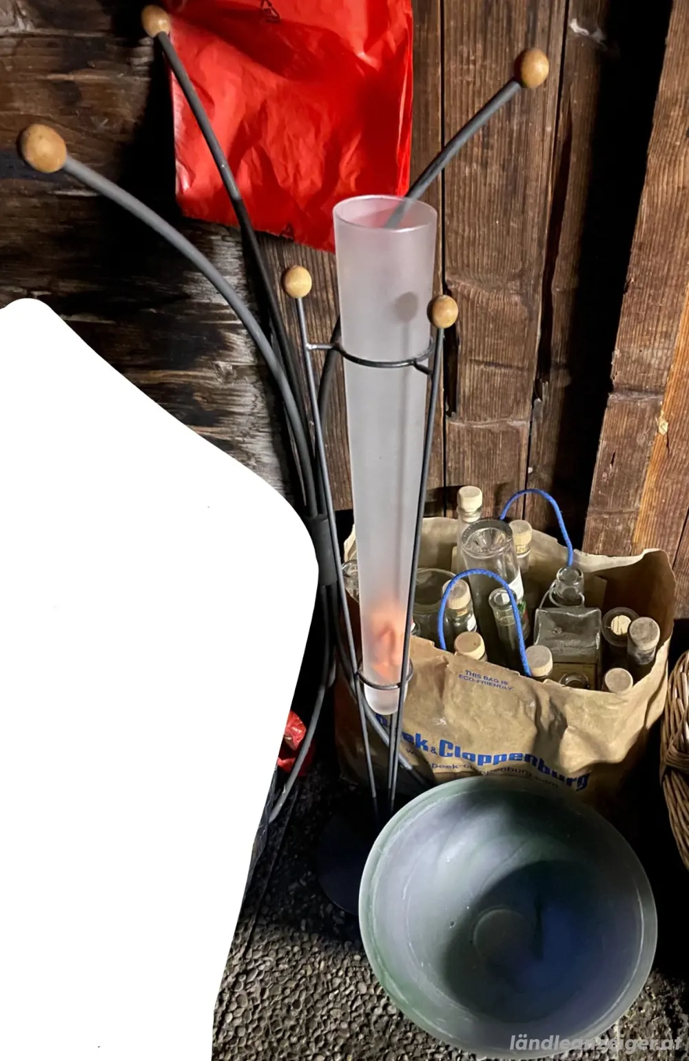 Blumentöpfe, Deko und Flaschen