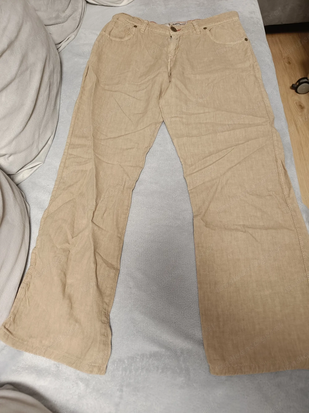 Leinenhose ....................