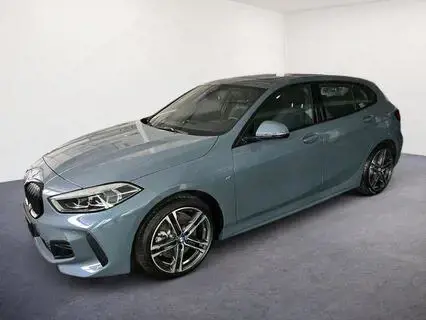 BMW 1er d xDrive Aut. M Sport/PANO-DA/18Z/SHZ/HIFI 140 kW (190 PS), Automatik, Allrad